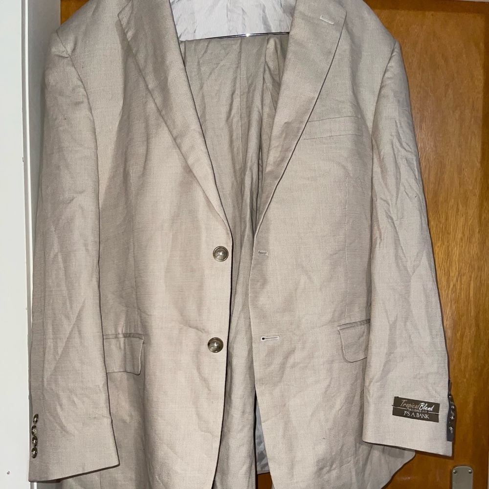 Jos A Bank suit Bnwt